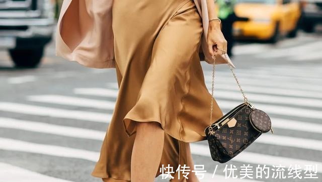 一眼就看穿,你路易威登五合一包是假货,鉴定师“五金肩带扣”!