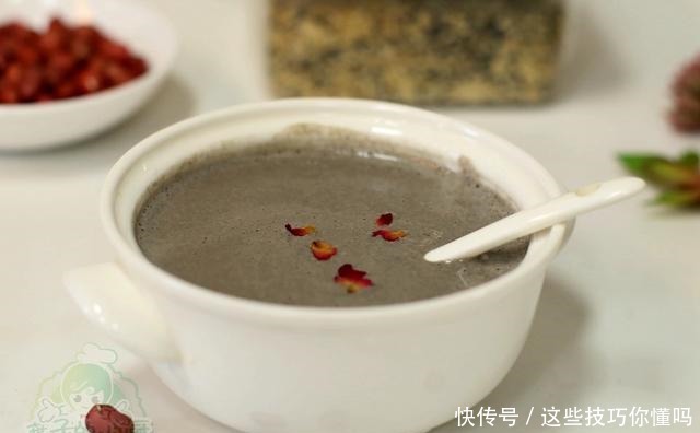 早餐来一碗,乌黑头发、养肝肾、润五脏,1分钟就搞定!