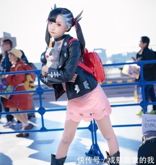 童童|COS“梦玛俐”的小萝莉,她跪下双腿那一刻,下面的宠物真幸福