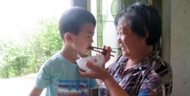 大人|3岁男孩吃了姥姥一顿饭后，再也没有醒过来，真相让人崩溃