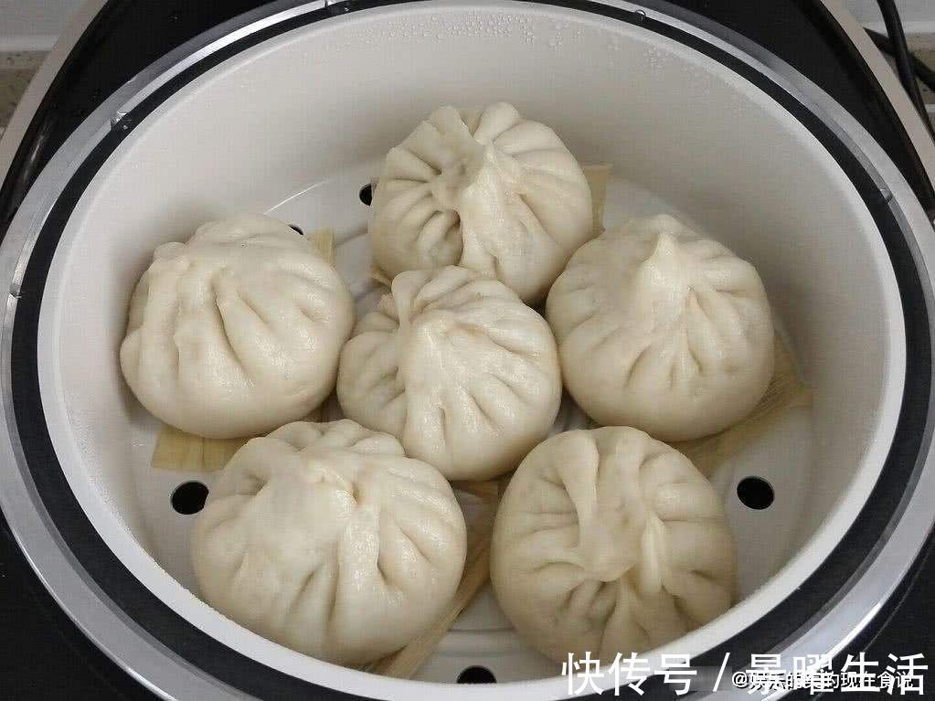 蒸包子，热水上锅还是冷水上锅？还有人搞错，难怪包子塌皮不好吃