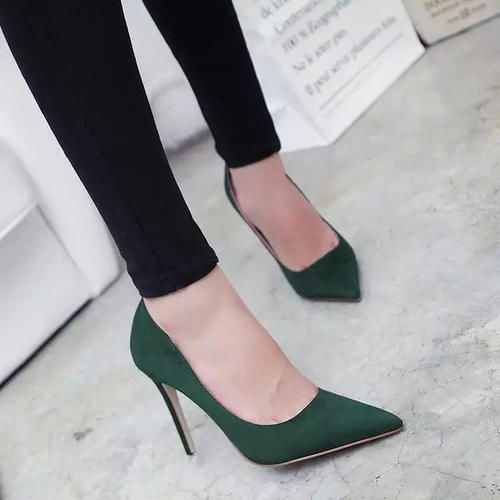 又到了露美脚的春天，8款高跟鞋真的美翻了，尤其最后一款绑带的