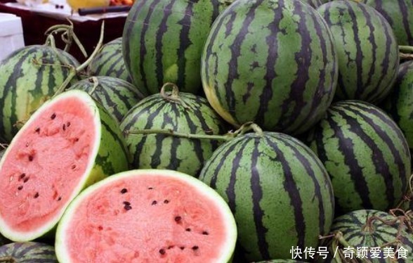  买西瓜分清“公母”，只买“母”瓜，香甜多汁，记住3点不会买错
