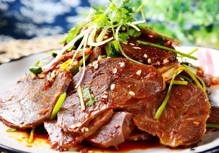 做酱牛肉不难,牢牢掌握好两个技巧,做出来酱香浓郁,不比买的差