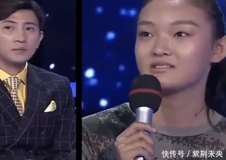 全场|2岁小女孩和狼一起生活,被咬数百次,爸爸一上台全场安静