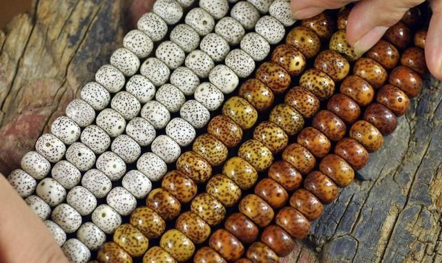 文玩太娇气,玩着玩着就毁了?开玩笑,这6种文玩,根本玩不毁!