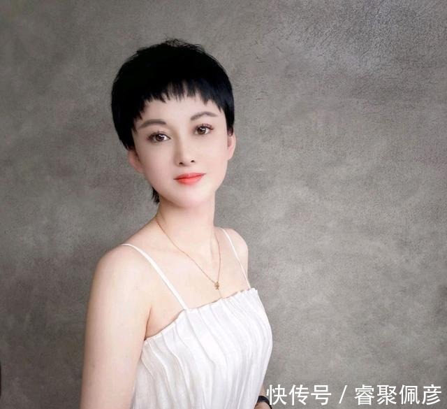 时尚|女士短发别乱剪,我推荐这4种,剪完让你大不一样