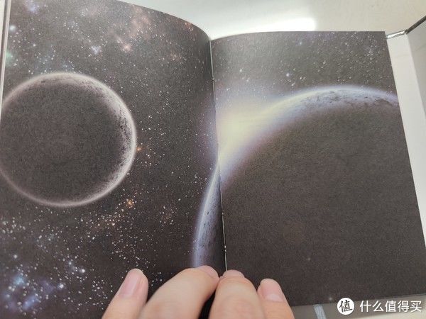 土星|读万卷“奇”书 篇三十二：买椟还珠？—《镜子》《流浪地球》原著改编科幻绘本（豪华档）上