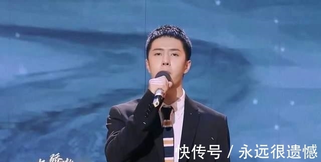 朱晓磊|王一博《街舞4》挑染发色回来了，演唱《青春的模样》又正又奶