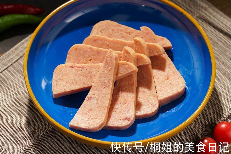 3分钟学会自制午餐肉，现吃现做，健康无添加，比买的还好吃