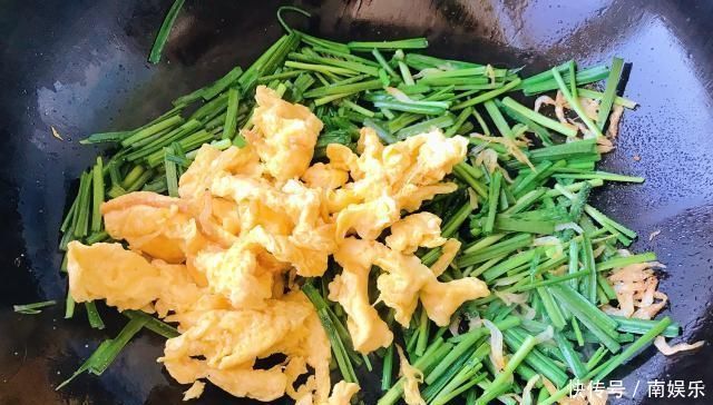 除了韭菜炒鸡蛋、西红柿炒鸡蛋,鸡蛋还能配什么