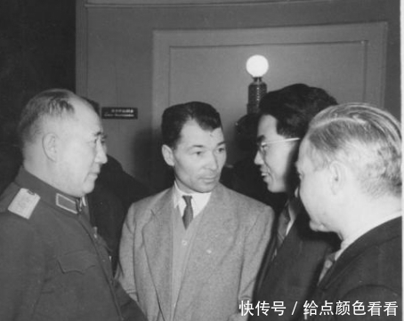 副师长|他40岁成为上将,带兵打仗不按常理,三个儿子都是将军