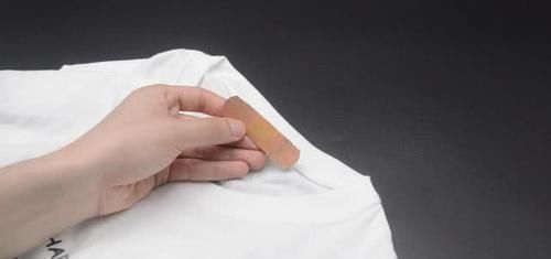 衣服上贴个创可贴,太聪明了,解决很多男人女人的困扰,涨知识了