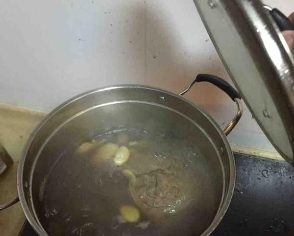 老祖宗传下来的酱牛肉秘方，牛肉酥嫩，入味，做法简单只要3步！