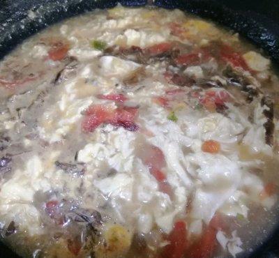 鲜香|西红柿鸡蛋疙瘩汤，营养丰富，鲜香味美