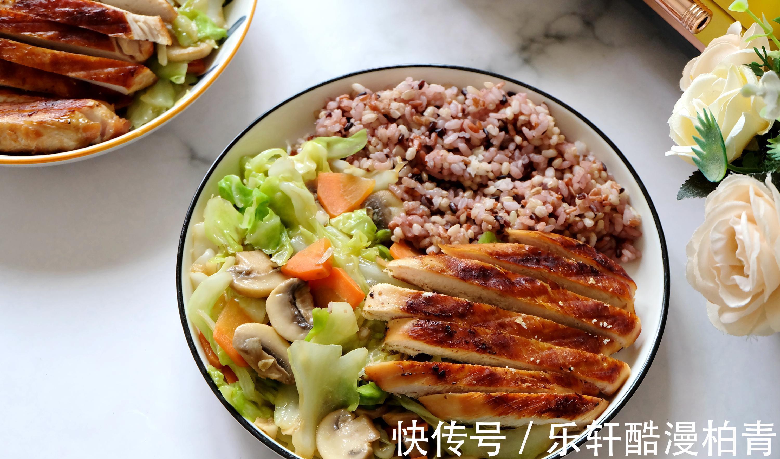 饭菜|早餐机的新用处，能焖饭还能煎鸡排，简单省事方便，真实用