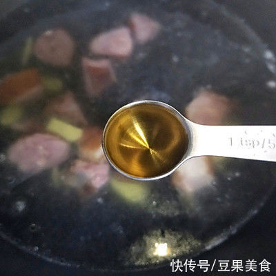 腊鸭腿炒蒜苗|这道腊鸭腿炒蒜苗，看一遍就会