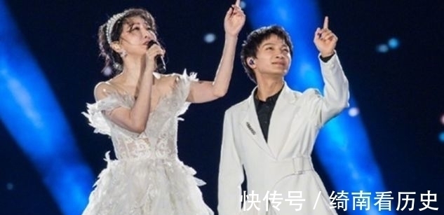 央视中秋晚会阵容陆续官宣,实力派唱将齐聚一堂,流量明星被抛弃