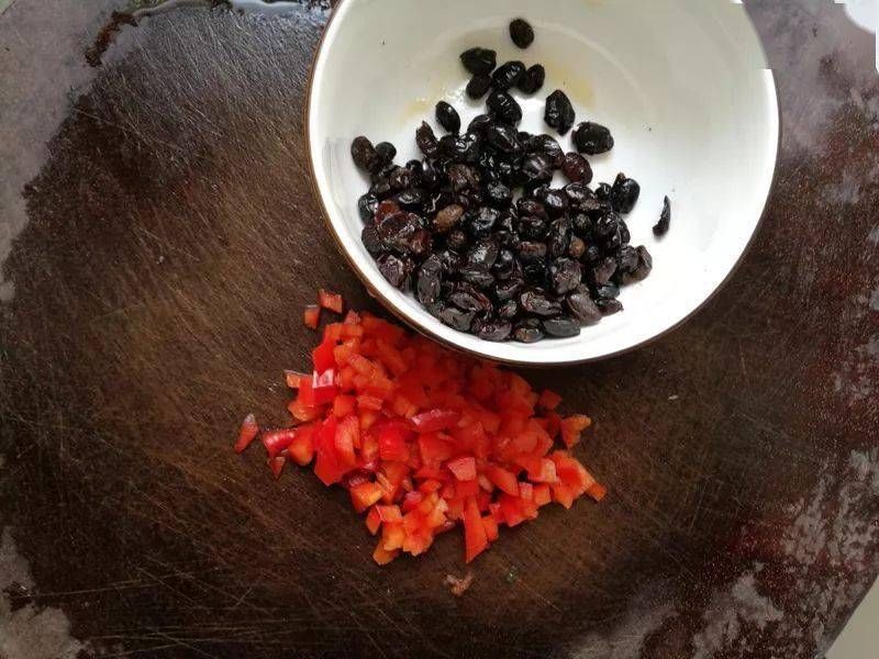 3斤排骨一瓶啤酒，往锅里一扔，好吃到流口水，做法一看就会！