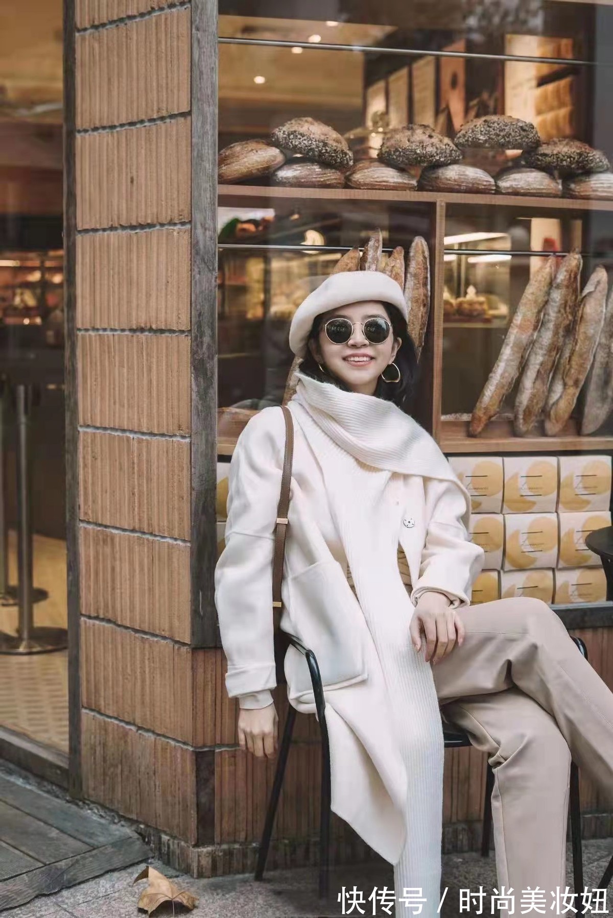 小蛮腰|冬天穿衣简约才高级,看三木的白色大衣穿搭,高级感翻倍