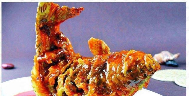 鲤鱼|中国北方传统年夜饭必备-《糖醋鲤鱼》的历史