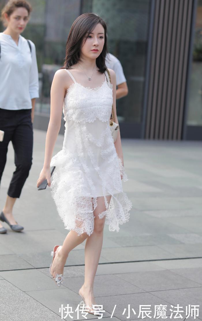 小姐姐|选择款式简洁雅致的裙装,优雅清爽一步到位