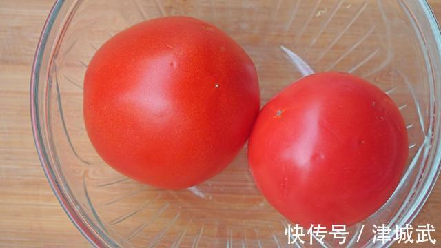 萝卜和它一起炖，味道特别鲜！热腾腾端上桌，营养下饭，吃完暖和