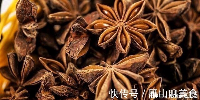 炖羊肉时,记住“1不放2不要”,炖好的羊肉没有膻味,羊汤鲜美