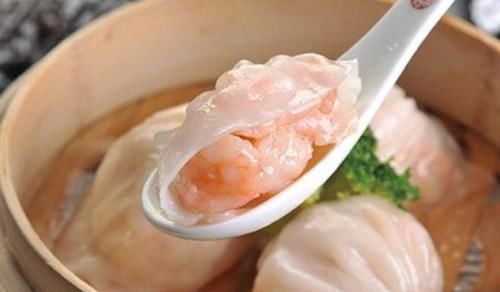 还没吃到就开始流口水了，鲜虾这样做，晶莹剔透，一口一个