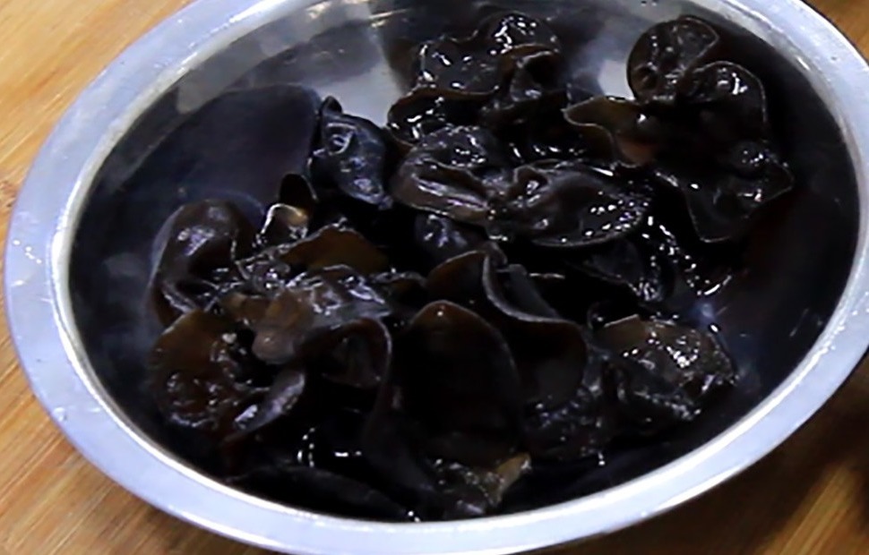 清炒腐竹有窍门，学会这个做法，腐竹劲道无硬芯，清淡不油腻