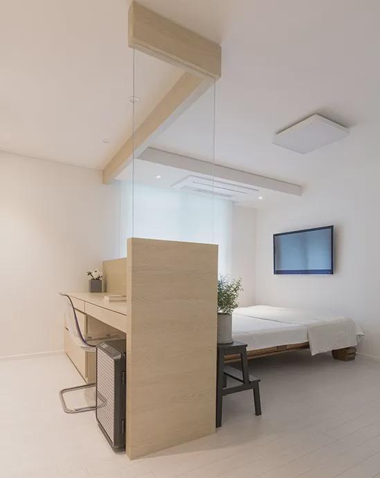 衣帽间|直到完工,才知道媳妇多有眼光,床头做书房,中间隔断半墙半玻璃