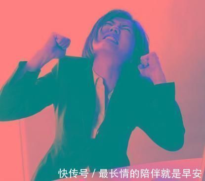 长期失眠|长期失眠或是肝火过旺，医生提醒睡前一个小细节，让你安睡天亮