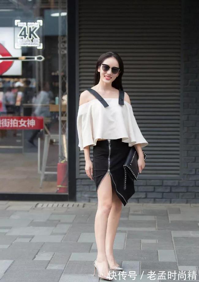 连体短裤 街拍美女:紧身裙搭配高跟鞋,秀出女性魅力的好身材