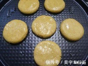 保鲜膜|玉米发面饼怎么做才好吃？只需十步，一步步做起来
