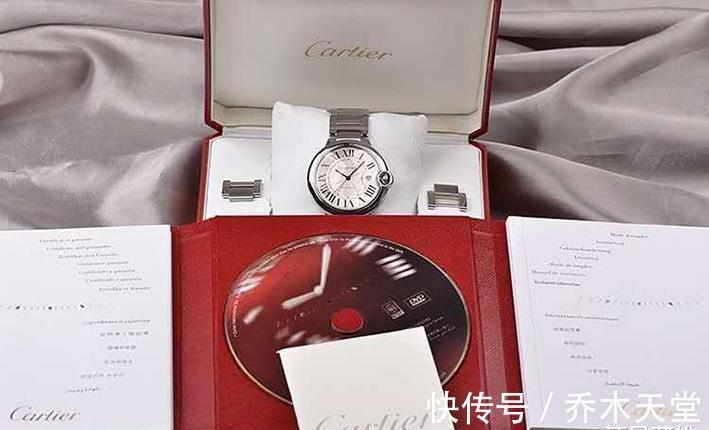 女表|适合三十岁独立女性的配饰，价格差不多的卡地亚山度士和蓝气球，谁更胜一筹