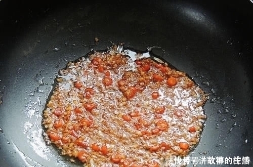 烤香菇|它是“天然叶酸”,女人每周吃1次,气色好心情好,子宫也干净了