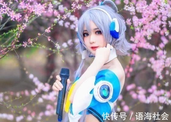 身材|中学生Cos洛天依,身材,造型完美还原!网友次元壁被吃了!