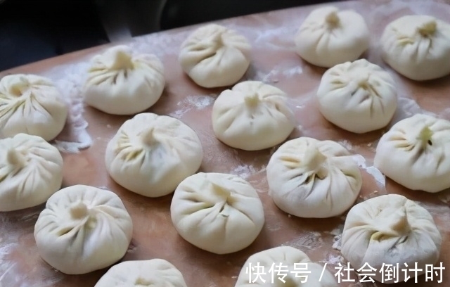 解馋|入秋后，遇到此菜别手软，维C是苹果的7倍，隔三差五吃一点特解馋