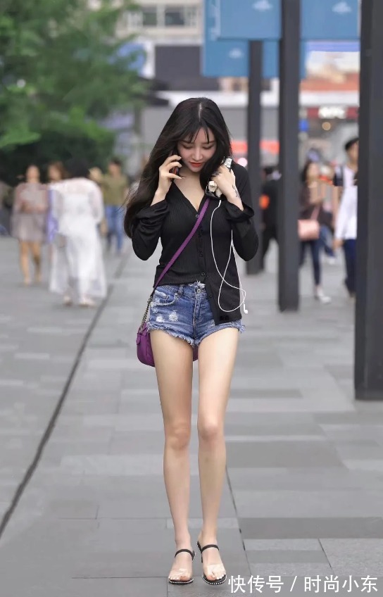 高跟|高跟热裤长发美女,双腿白皙时尚俏丽