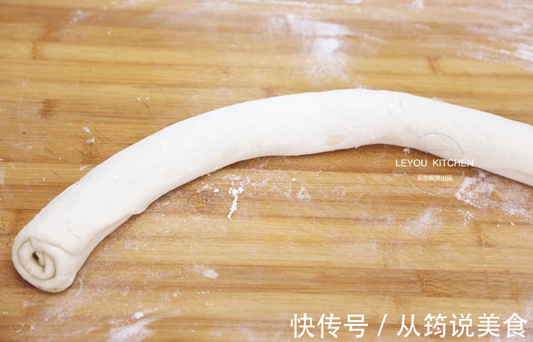 烙饼干硬那是方法不对,试试这种,用凉水和面,照样软软的