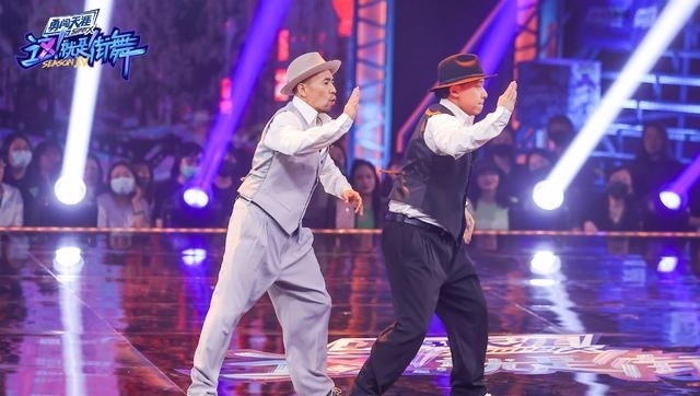 《街舞4》有人刻意破坏尼尔森与王一博关系，来看大神是如何回击