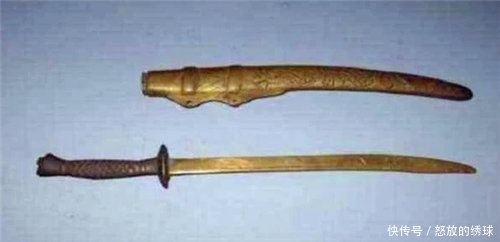 宝刀|老农有一把祖传宝刀,专家建议上交,老人:500万卖了,气坏专家