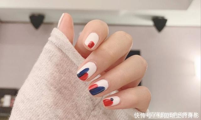 美甲|少女感满满的涂鸦美甲,可爱暴击,快来pick你的那一款吧!