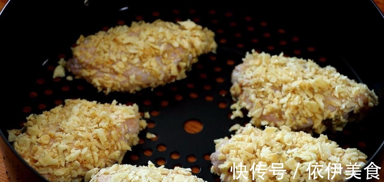 外酥|不用一滴油，不裹面包糠，不裹面粉，教你做炸鸡翅，外酥里嫩