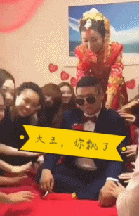 |搞笑GIF:厉害了我的大货车司机,这空调效果一定够爽的吧