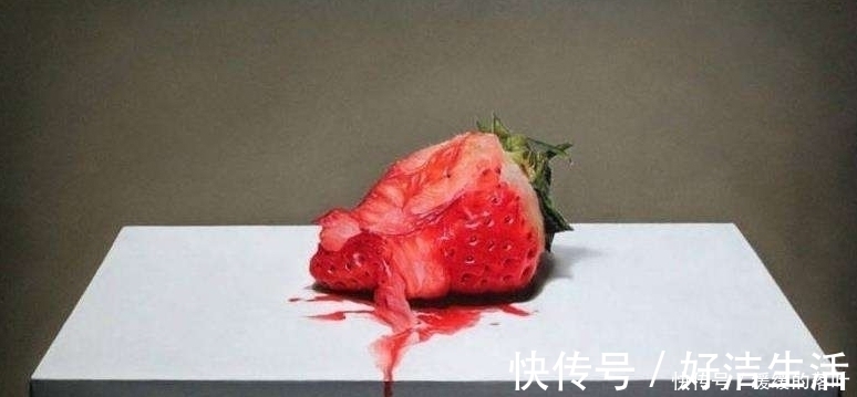 高价#80后画家画一颗“烂草莓”,卖出20万高价,专家:你放大细看