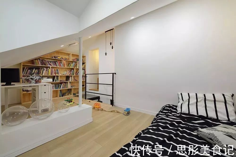 改造|夫妻买下48㎡带阁楼二手房,装出3室1厅+书房,5口之家太幸福了!