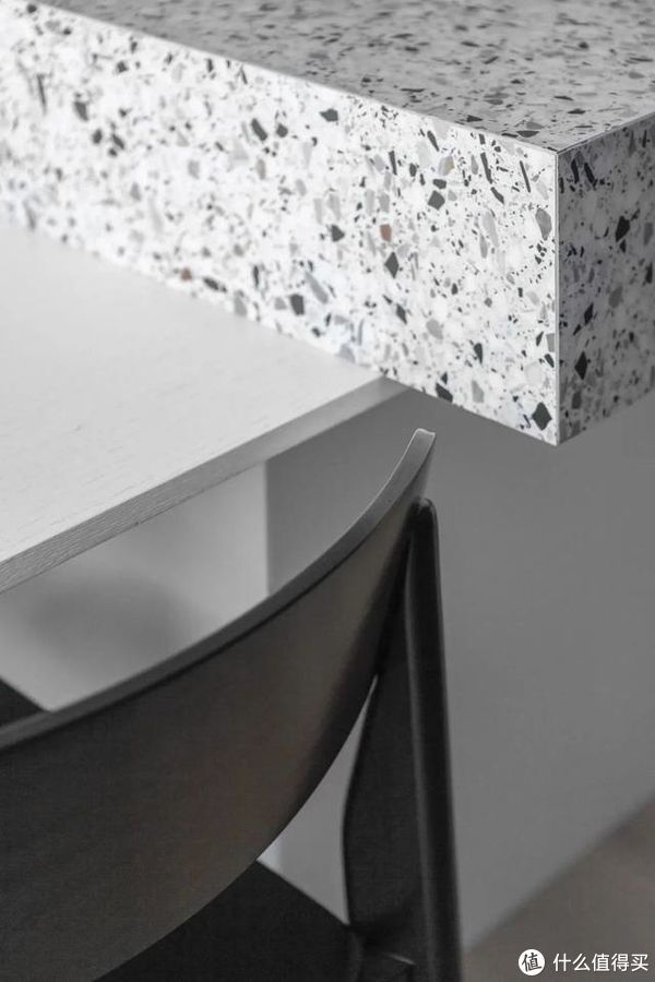 杭州|杭州95后女孩花光积蓄，买下55㎡公寓，全屋极简风，这才叫独立女士！