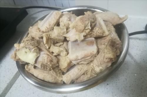 滋补|夏天这菜别放过，6块钱买一斤，补碘又补铁，炖汤喝鲜美又滋补