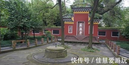 白居易&唐代女诗人之首:才貌双绝,十六岁成为营妓,却以道袍了却余生